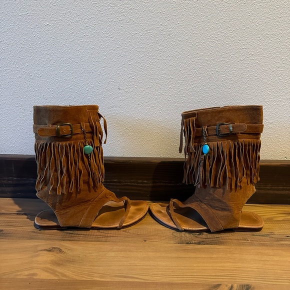 Rare! HTF Spell and the Gypsy Pocahontas Sandals Size 39 - Picture 3 of 9